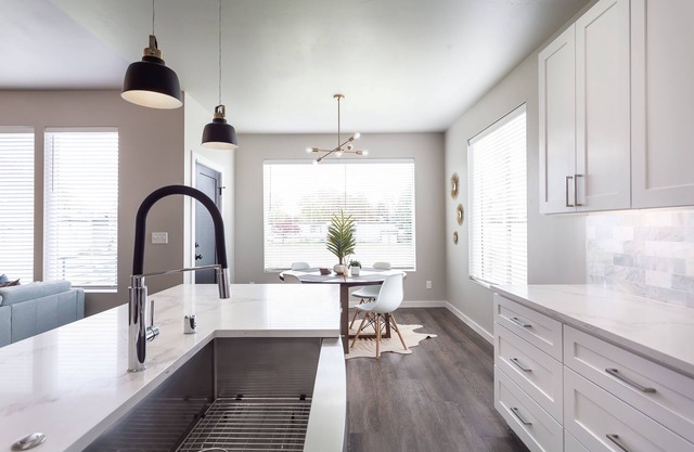 NEW MODERN HOME · Luxury Home in Spokane- Wifi- Over 3,200 Square Ft