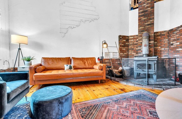 New Owners & Upgrades-HotTub! Bar! Outdoor Shower!