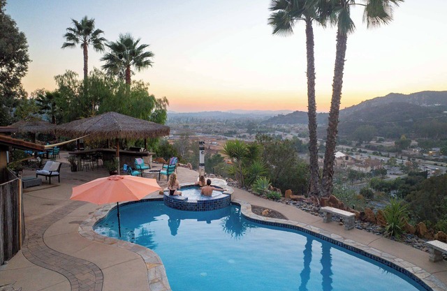 NEW Pool and Spa Resort w/Canyon Views!