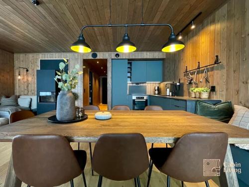 New ski in-out apartment with sauna in Hafjell