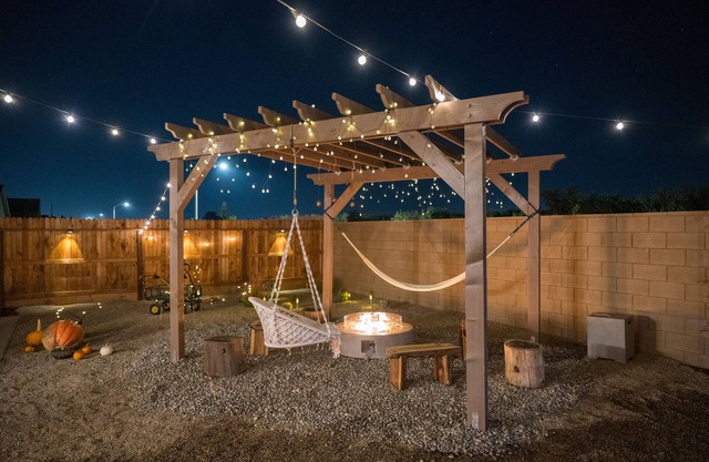 New Spacious 5 Bed 3 Bath Vacation House near Sequoia/w Tub, BBQ, EV