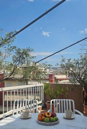 New Sub-penthouse Gem - Walk To Metro & Waterfront