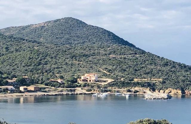 New T3, sea view, air-conditioning, wi-fi, quiet, near beaches & shops (3* et 3 épis)