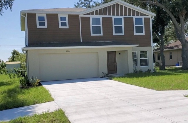New Two story Cozy House Near Warm Mineral Springs