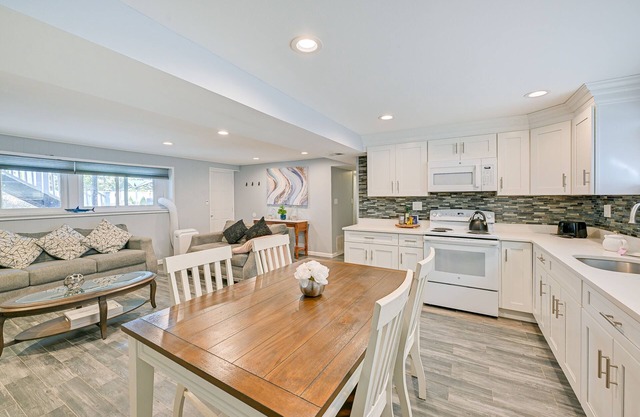 New York Abode w/Pool & Patio, Near Times Square!