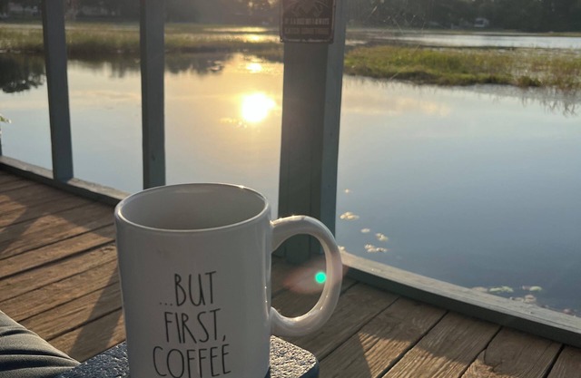 NEW! ZEN! RELAX! KAYAKS, FISHING POLES, DOCK! NEAR BIKE TRAIL, SPRINGS, & BEACH!