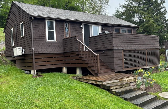 Newfound Lake, Bristol NH Lakefront Cottage