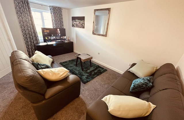 Newhaven HousenThree bedroom semi-detached house.