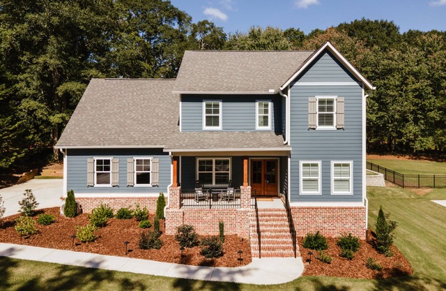 Newly Built 5 BR, 6 Miles to UGA, Fire Pit, Sauna, Game Room.