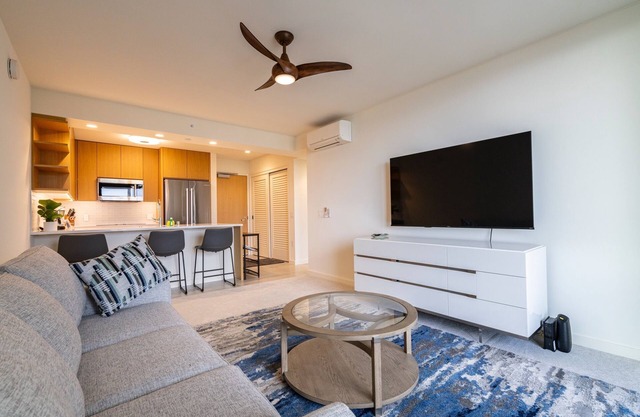 Newly Built Condominium "Sky Ala Moana " 26th Floor OceanView (SAW2605)