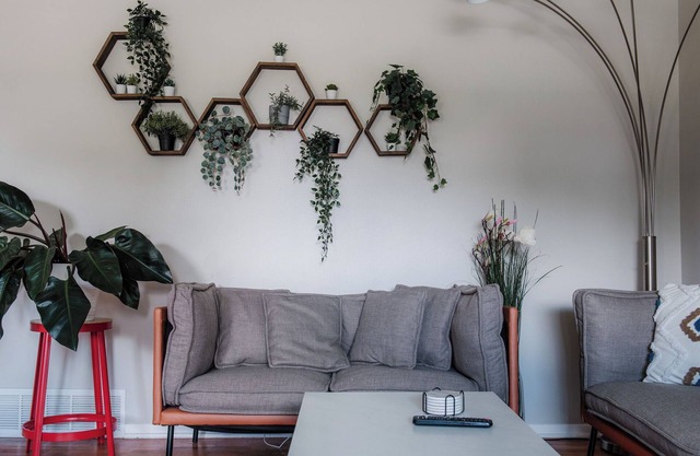 Newly furnished modern cozy 5-bedroom home with Massage chair, hot tub & more