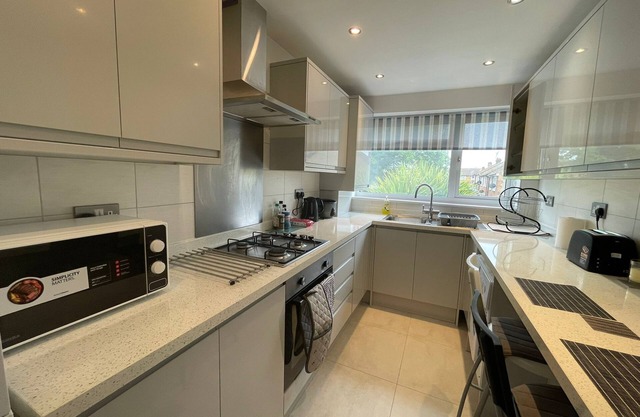 Newly Launched ✯ Stylish Flat ✯ Chigwell ✯ London✯