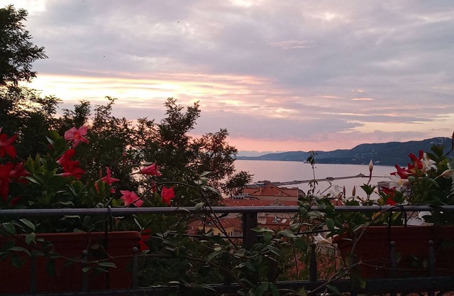 Newly refurbished central flat on San Giusto hill overlooking the sea