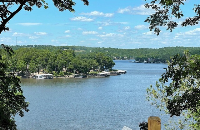 Newly Remodeled 3-bedroom house with Amazing Views of the Lake!