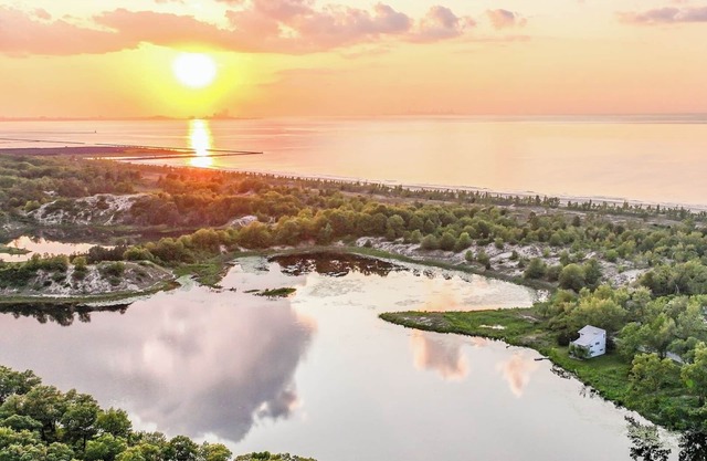 Newly Remodelled 3-BR Home w/Firepit and Grill