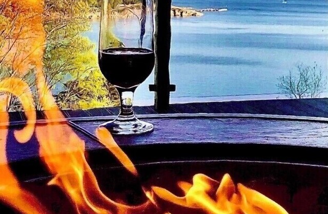 Newly renovated 7 bedrooms 5 1/2 baths - lakefront Smokey Mountain, Marina views