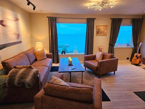 Newly renovated apartment in beautiful Haramsøy