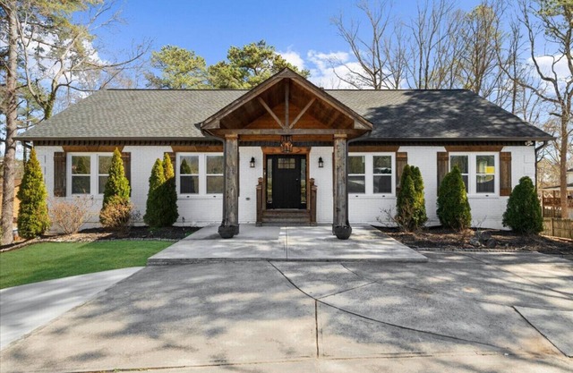 Newly Renovated Family Home near Coolray Stadium!