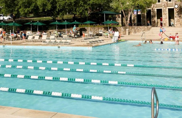 Newly Renovated- King Suite, near WakeMed & Food