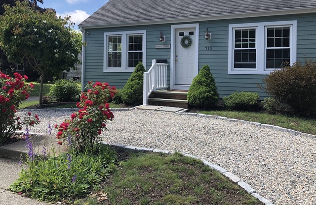 Newly updated 3 BR charmer with gorgeous water views!