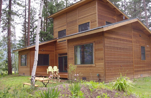 nGorgeous Views 3-bedroom house in charming Winthrop with WiFi