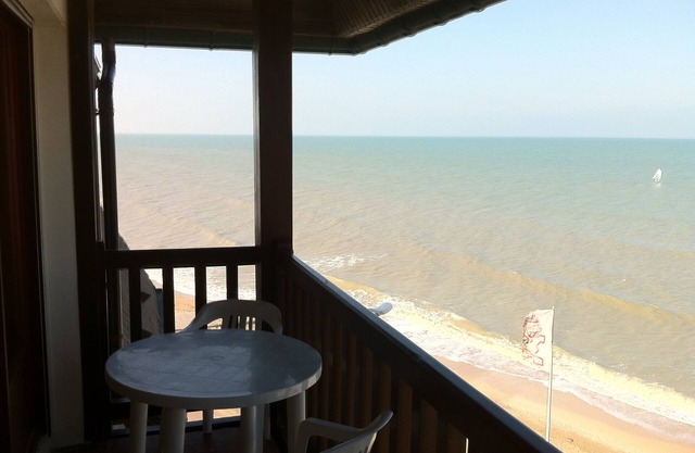 Nice 2 rooms and balcony sea Blonville. Close to the city center/transport