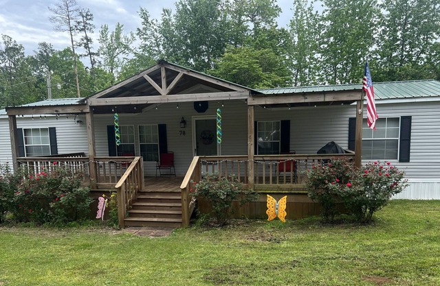 Nice 4B/2BA Home at Pickwick Lake walking distance to Goat Island Boat Ramp