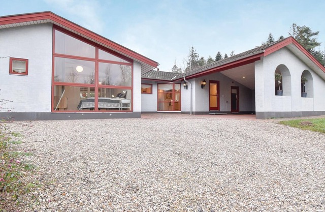 Nice and spacious cottage with 6 km to Faaborg.