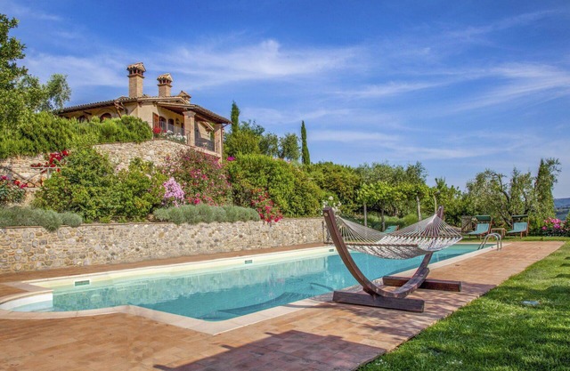 Nice apartment for 6 people with pool, WIFI, TV, patio, pets allowed and panoramic view