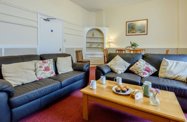 Nice apartment for 6 guests with WIFI, pool, TV, patio, pets allowed and parking