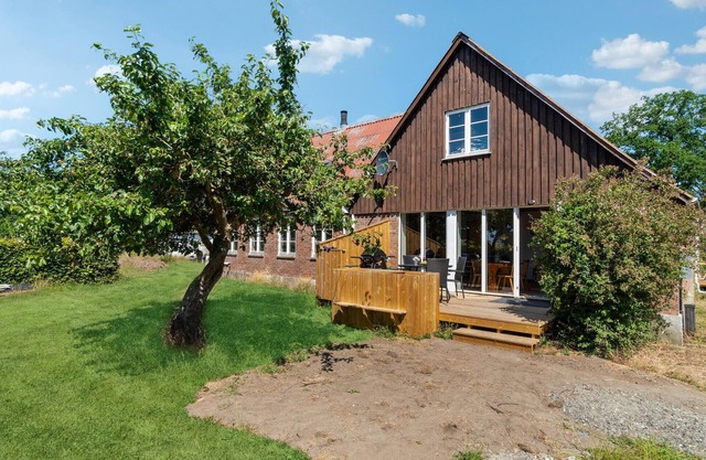 Nice apartment in Aakirkeby with WiFi