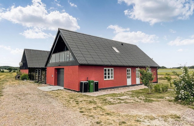 Nice apartment in østermarie with WiFi