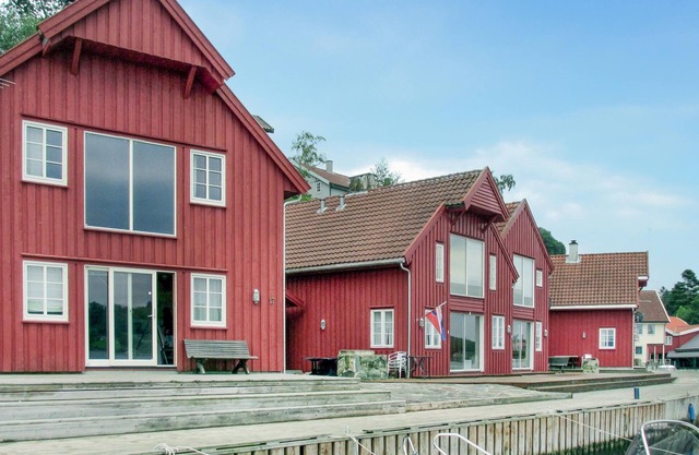 Nice apartment in Sjernarøy