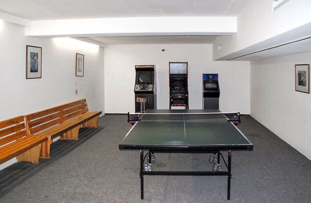 Nice apartment in villa for 4 people with pool, TV, terrace and pets allowed