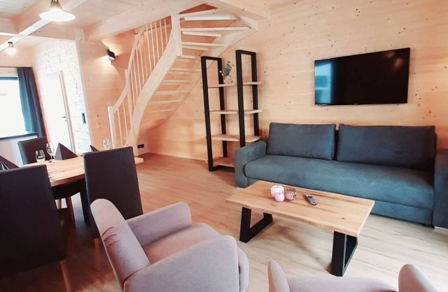Nice apartment in villa for 4 people with WIFI, TV, terrace, pets allowed and panoramic view