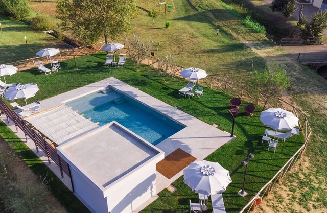 Nice apartment in villa for 4 people with A/C, WIFI, pool and TV