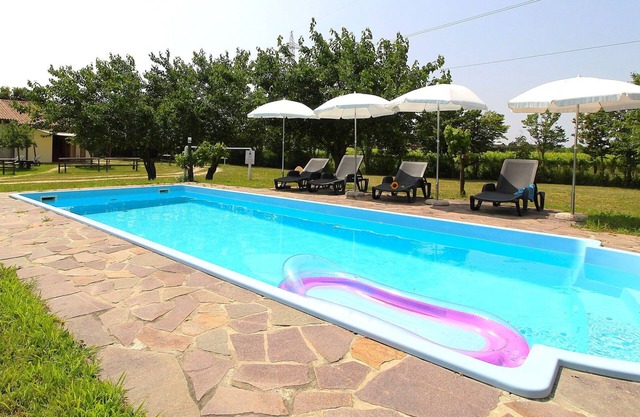 Nice apartment in villa for 4 guests with A/C, WIFI, pool and patio