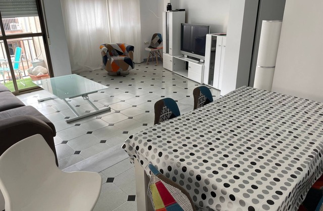 NICE APARTMENT RECENTLY RENOVATED