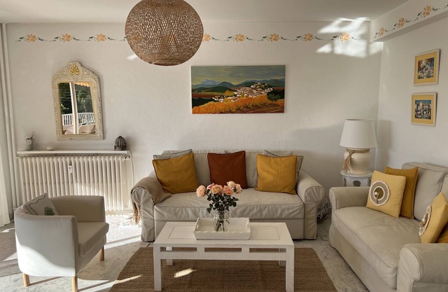 Nice apt on the ground floor - terrace, private garden - view "escape sea"