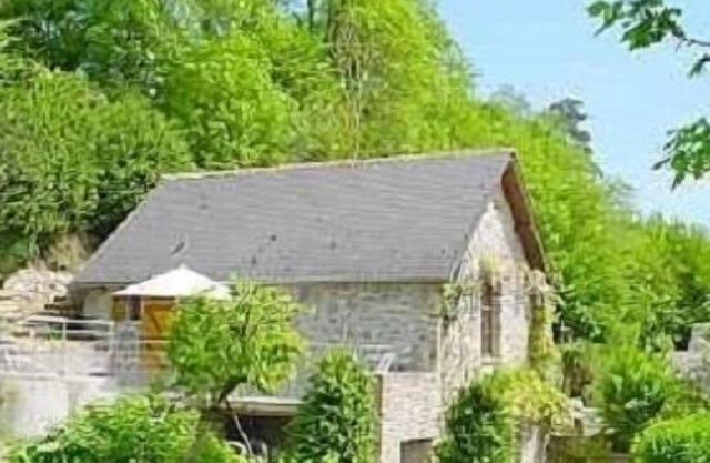 Nice cottage quietly located in Clecy (Swiss Normandy) from 250 eur