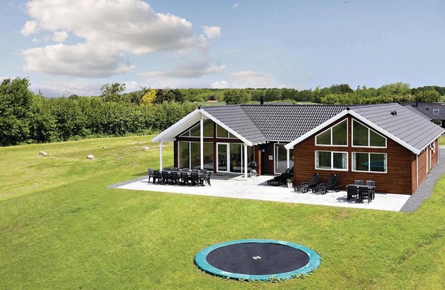 Nice Home In Bogense With Kitchen