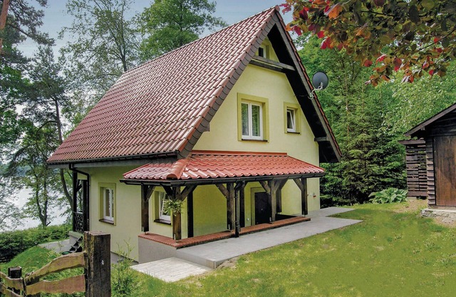 Nice home in Gietrzwald