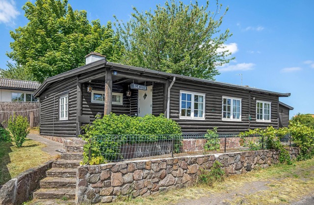 Nice home in Gudhjem with WiFi