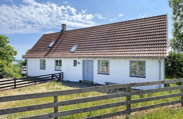 Nice home in Gudhjem with WiFi