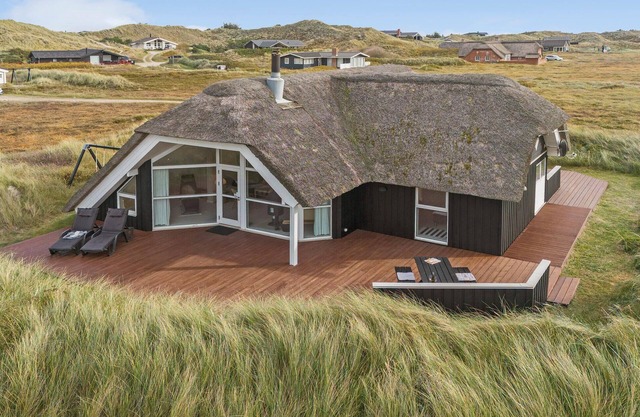 Nice home in Hvide Sande with sauna