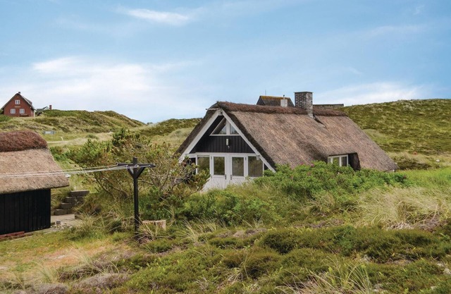 Nice home in Hvide Sande with WiFi