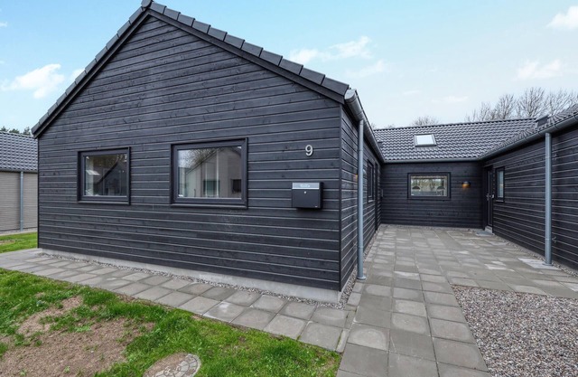 Nice home in Jesendorf with sauna