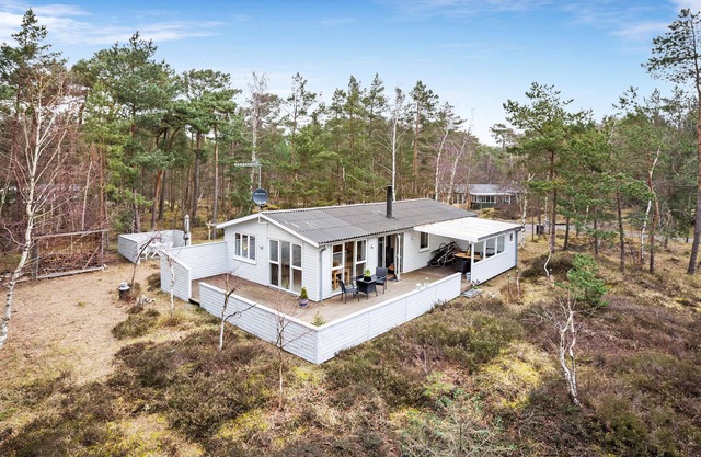 Nice home in Nexø with WiFi