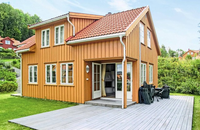 Nice home in Risør with kitchen
