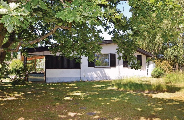 Nice home in Solrød Strand with kitchen